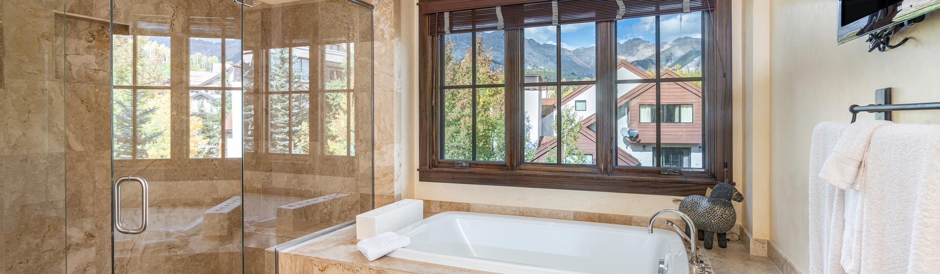 8.3-le-praz-courcheval-mountain-village-bathroom4-2