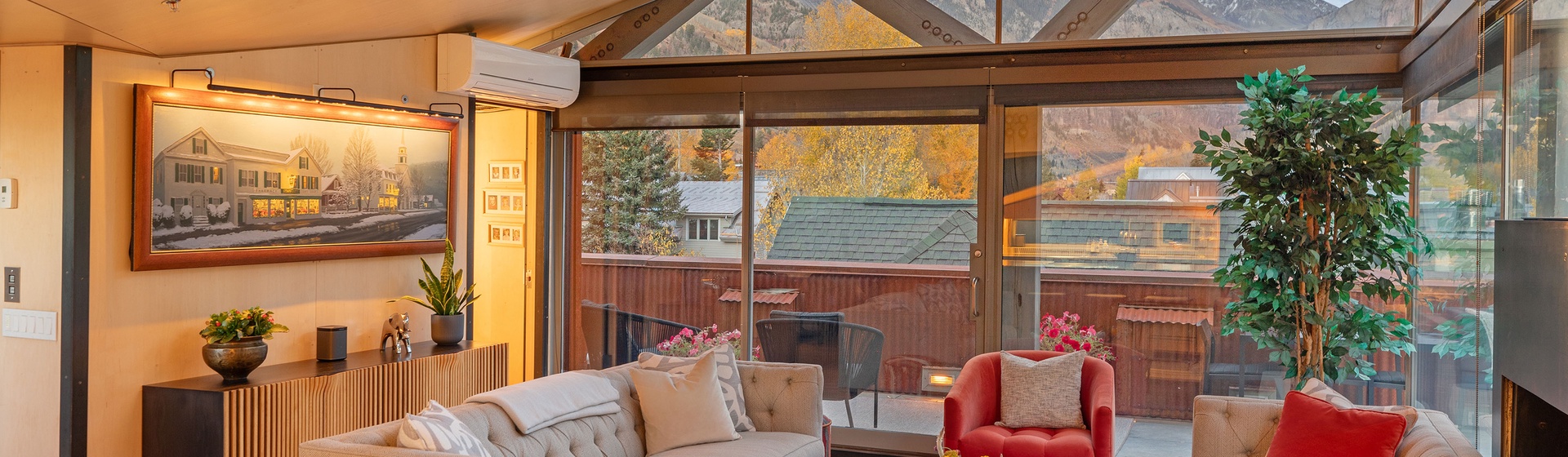 2.0-spritz-house-telluride-penthouse-living-area-from-kitchen-twilight