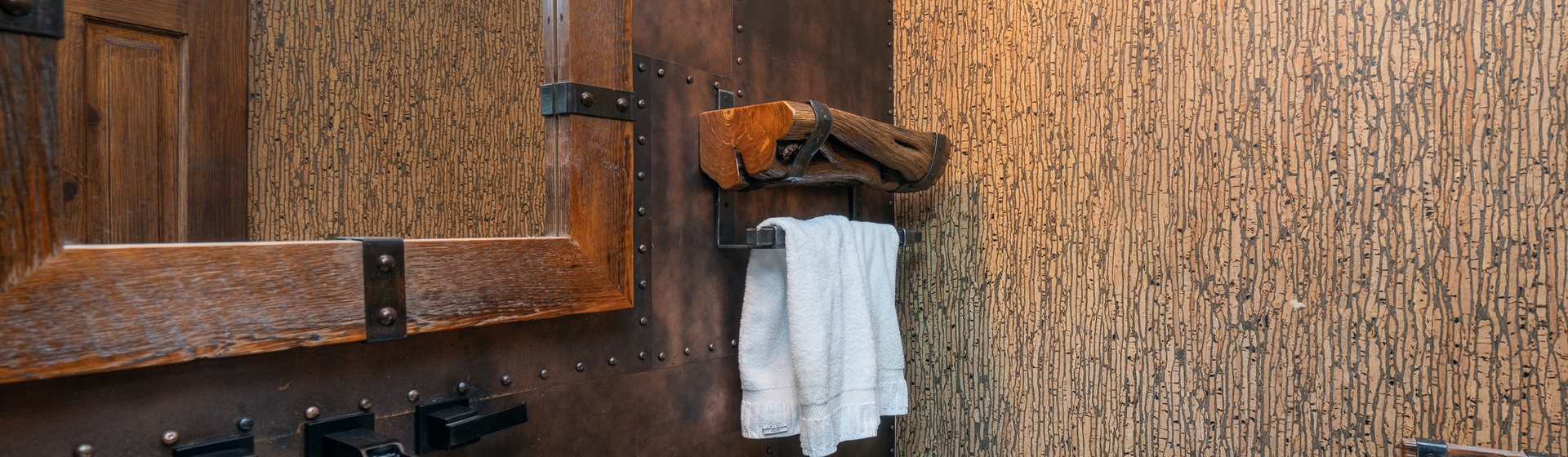 9-slopeside-chateau-telluride-powder-room