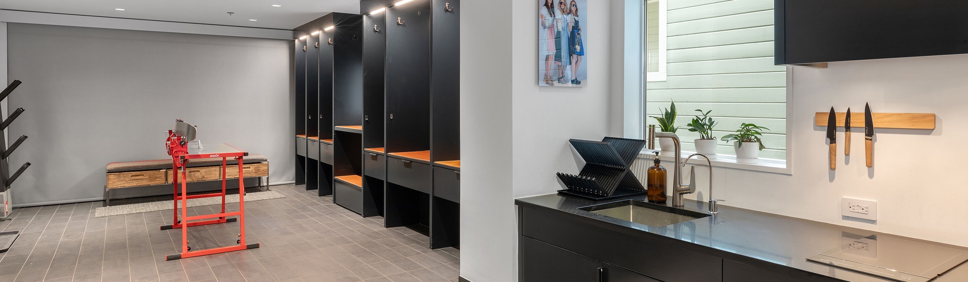 4.005-spritz-house-telluride-1st-floor-mudroom