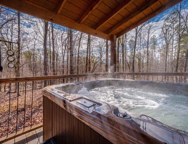 Cabin season - Beavers Bend Creative Escapes