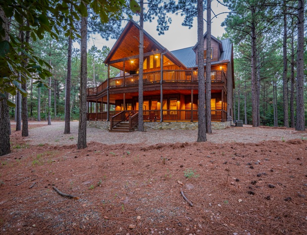 Boomerang - Large Luxury Broken Bow Lake cabin near Pine Hill Pond