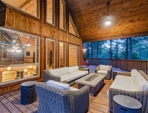 Boomerang - Large Luxury Broken Bow Lake cabin near Pine Hill Pond