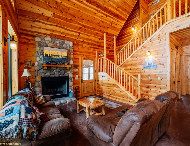 Loose Moose - Broken Bow Cabin Lodging