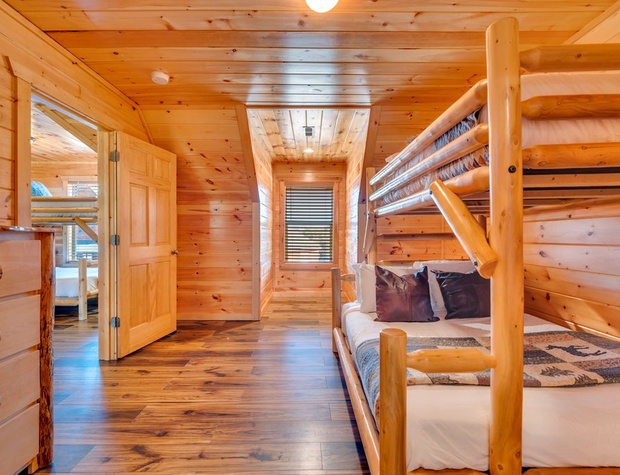 SLEEPS 24+!! PRIVATE HEATED POOL! GAME ROOM at Blue Smoke
