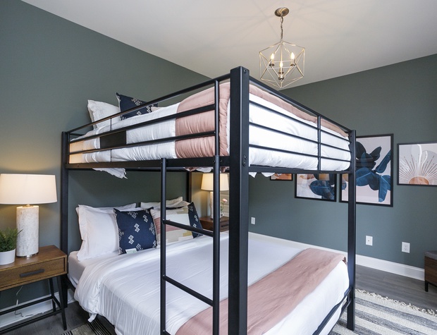 Bedroom 4 - 2 Bunk Queen Size Beds ( Sleeps 4 )