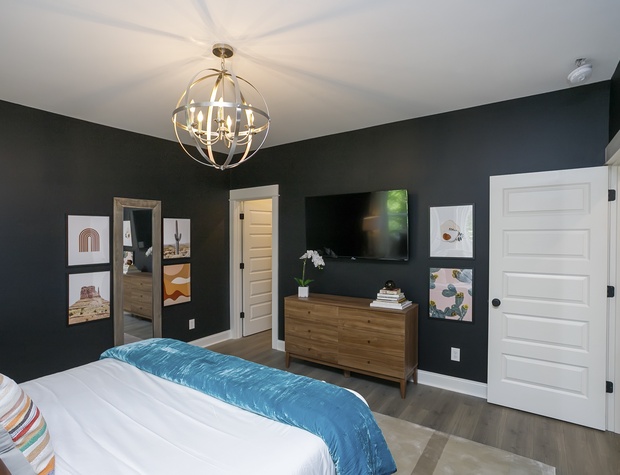 Bedroom 1 - 1 King Size Bed