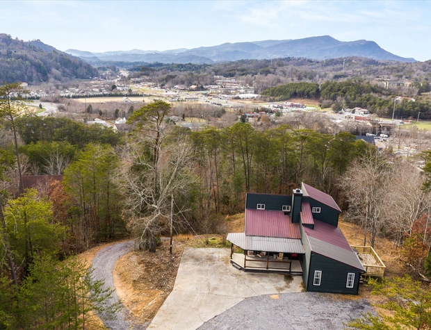 30-2851-Sequoia-Rd-Pigeon-Forge-TN-36