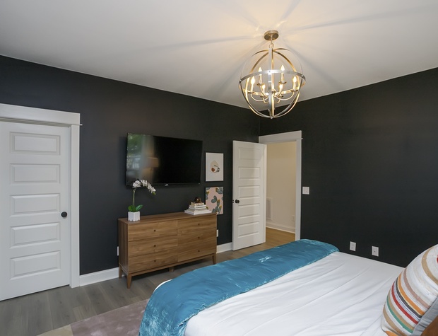 Bedroom 1 - 1 King Size Bed