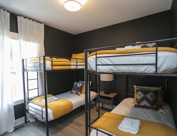 Bedroom 8 - 2 Bunk Twin Size Bed ( Sleeps 4 )