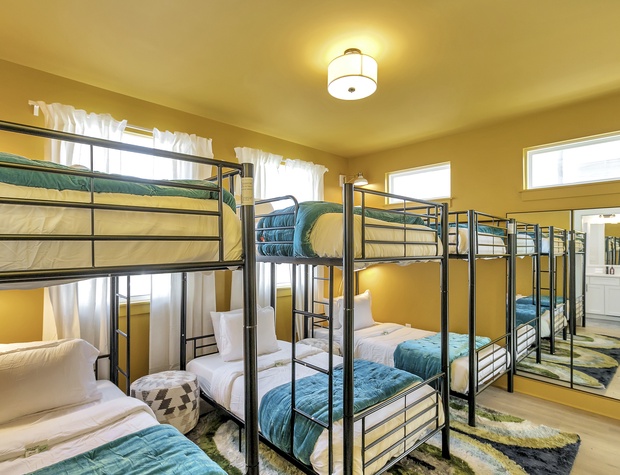 Unit 27 Bedroom 2 - 3 Single Size Bunk Bed ( Sleeps 6 )