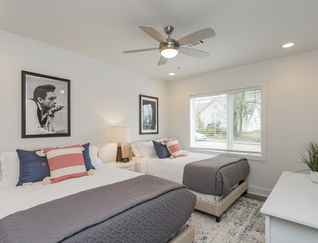 Bedroom 1 - 2 Queen Size Bed ( Sleeps 4 )