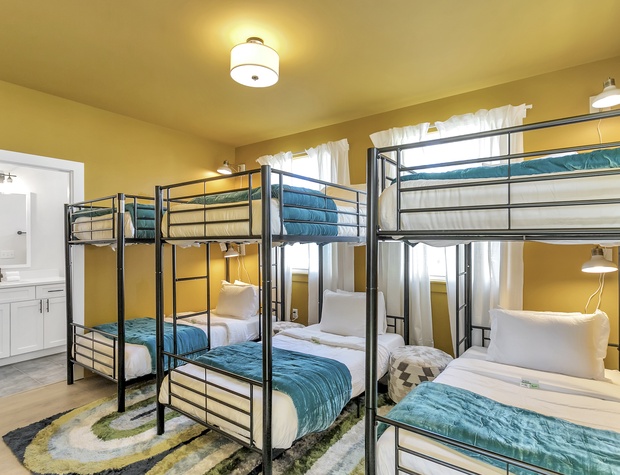 Unit 27 Bedroom 2 - 3 Single Size Bunk Bed ( Sleeps 6 )