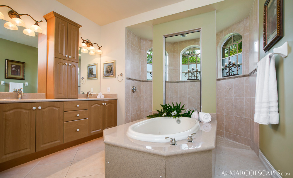 Driftwood Palms, 460 Driftwood Court Marco Escapes, Inc. Vacation